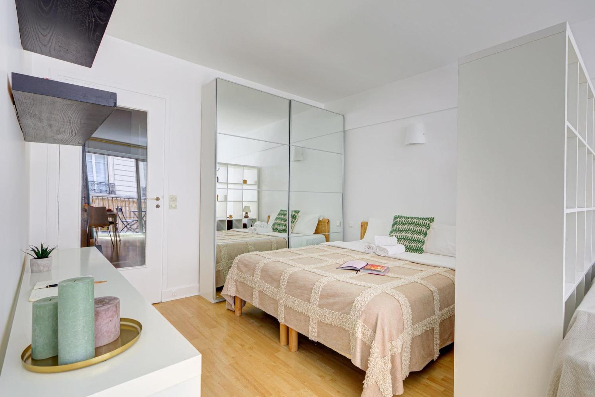 St Germain & Le Bon Marche With Balcony - Cityapartmentstay Paris Eksteriør bilde