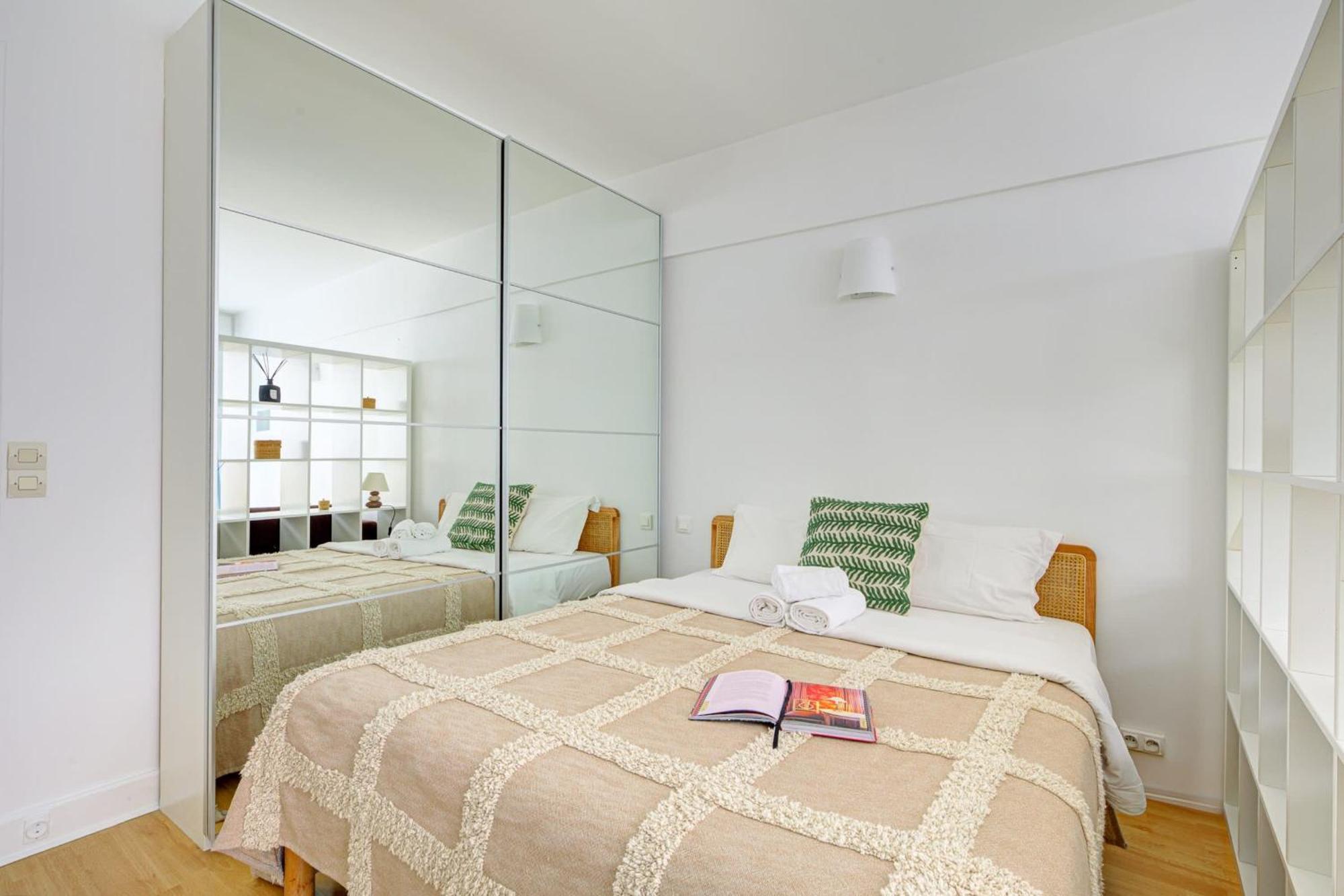 St Germain & Le Bon Marche With Balcony - Cityapartmentstay Paris Eksteriør bilde