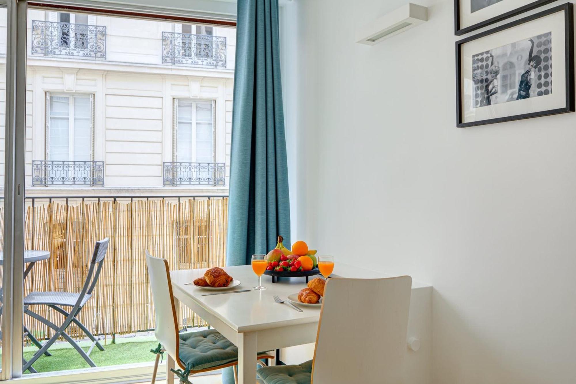 St Germain & Le Bon Marche With Balcony - Cityapartmentstay Paris Eksteriør bilde