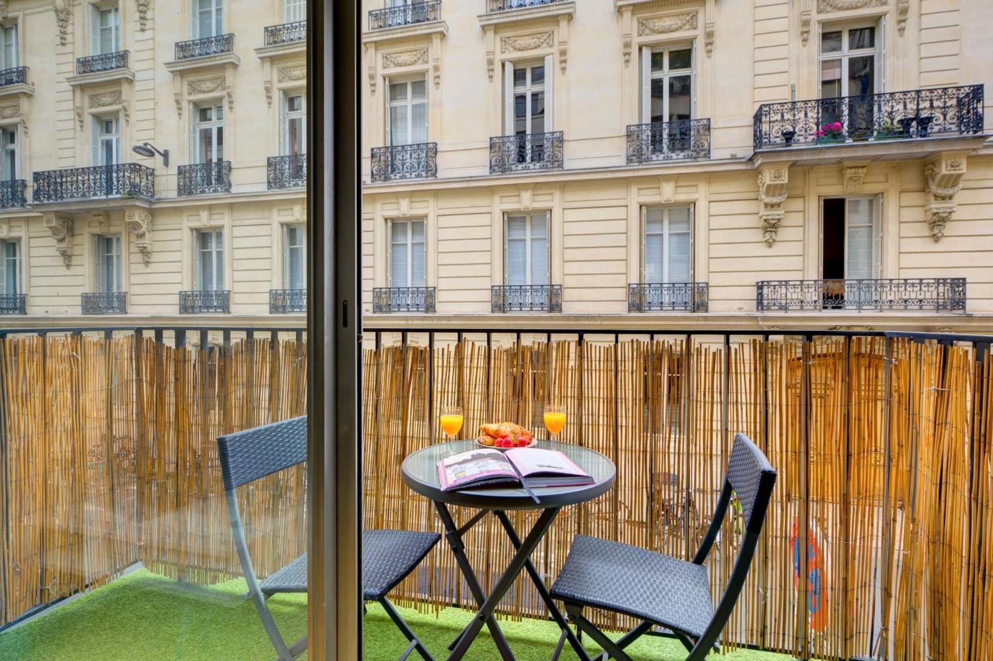 St Germain & Le Bon Marche With Balcony - Cityapartmentstay Paris Eksteriør bilde